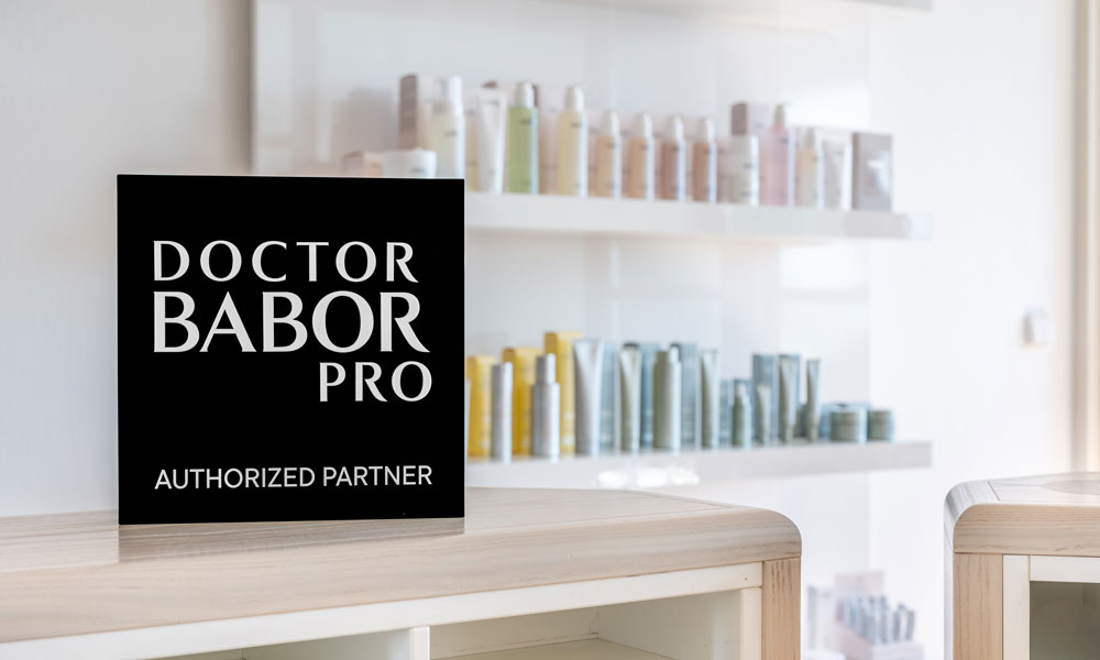 DOCTOR BABOR PRO Authorized Partner Schild im Institut BODY & Beauty